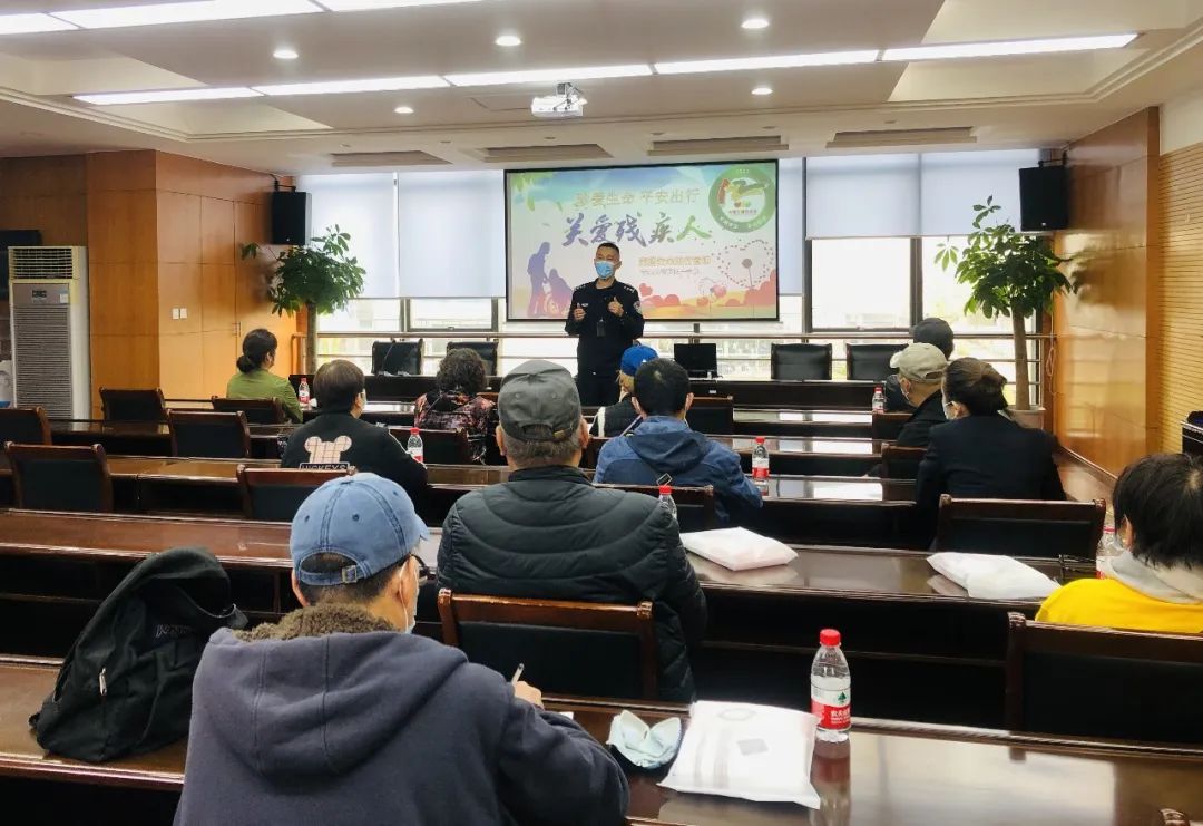 保障特殊人群出行安全！寶山這個(gè)鎮(zhèn)開(kāi)展殘疾人機(jī)動(dòng)輪椅車交通安全培訓(xùn)，助力駕駛員安全出行